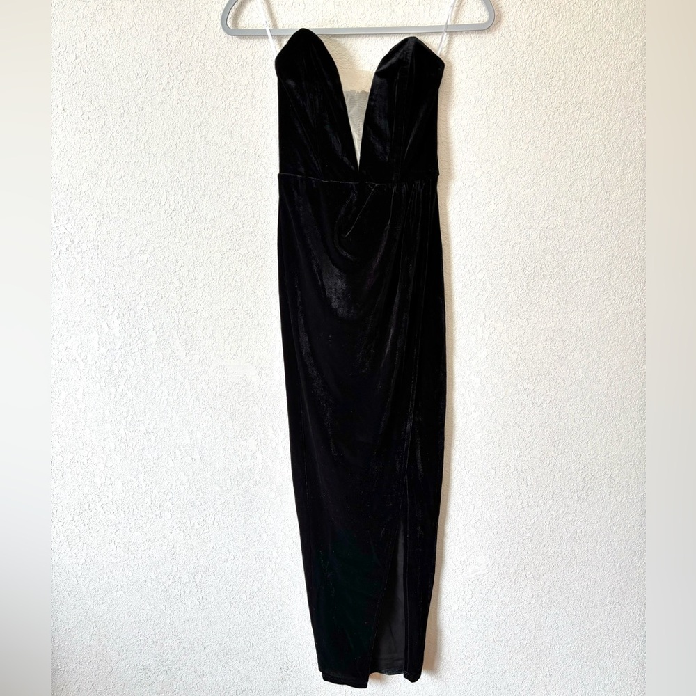Lulus - My Dream Come True Black Velvet Strapless Maxi Dress in Size XS